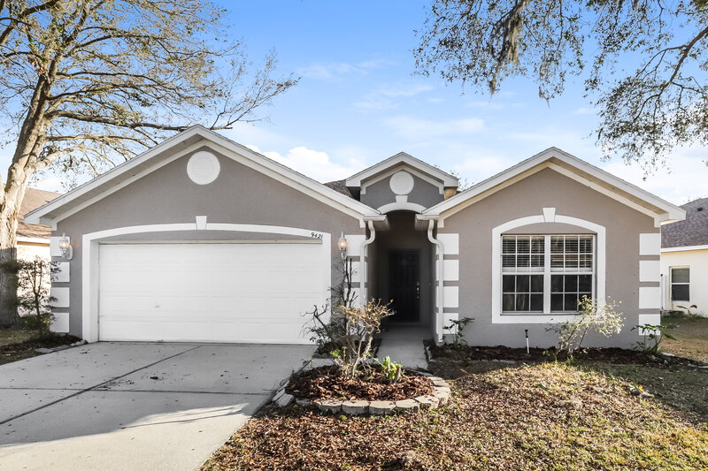 2,130/Mo, 9421 Cypress Harbor Drive Gibsonton, FL 33534 External View