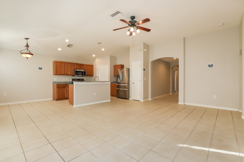 2,130/Mo, 9421 Cypress Harbor Drive Gibsonton, FL 33534 Living Room View 2