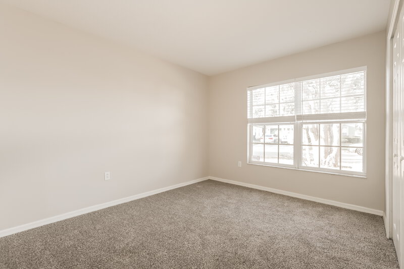 2,130/Mo, 9421 Cypress Harbor Drive Gibsonton, FL 33534 Bedroom View