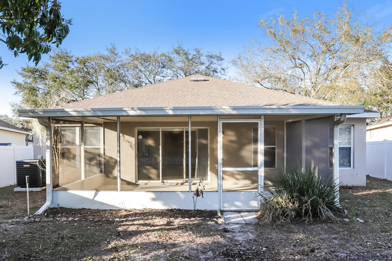 2,130/Mo, 9421 Cypress Harbor Drive Gibsonton, FL 33534 Rear View