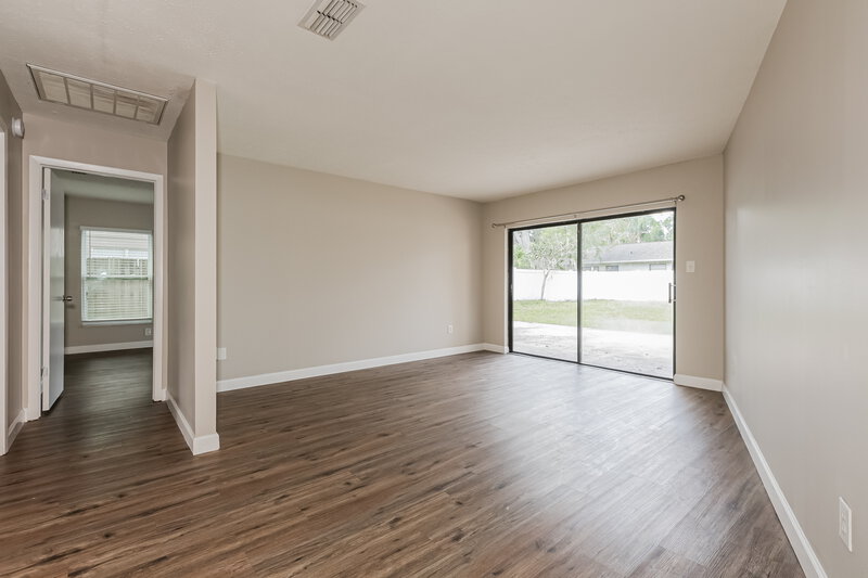 2,240/Mo, 3819 Cloverhill Court Brandon, FL 33511 Living Room View