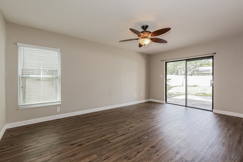 2,240/Mo, 3819 Cloverhill Court Brandon, FL 33511 Main Bedroom View