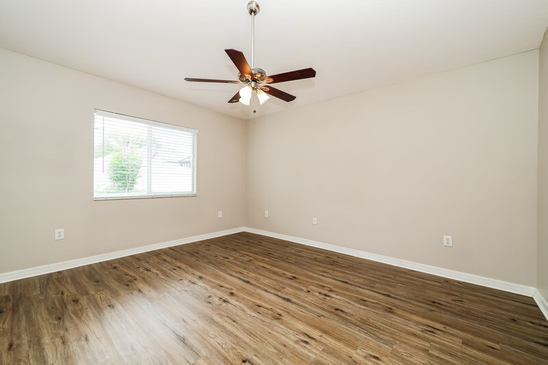 1,925/Mo, 7002 Crown Lake Drive Gibsonton, FL 33534 Main Bedroom View