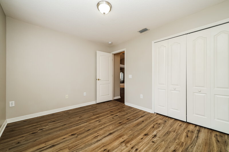 1,925/Mo, 7002 Crown Lake Drive Gibsonton, FL 33534 Bedroom View