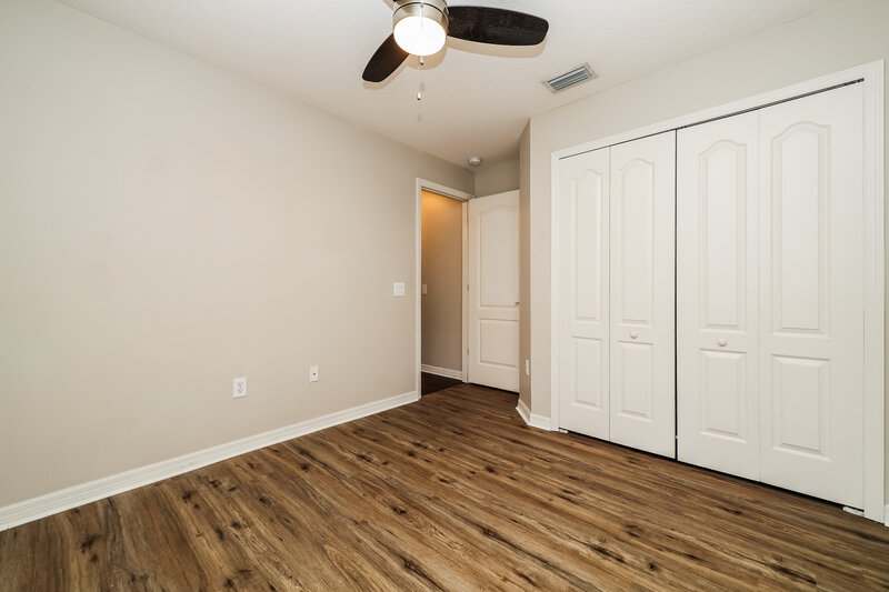 1,925/Mo, 7002 Crown Lake Drive Gibsonton, FL 33534 Bedroom View 4