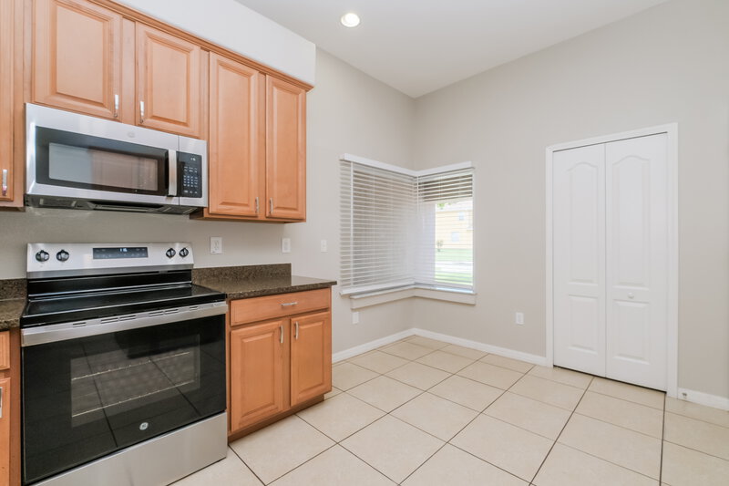 2,240/Mo, 11601 Addison Chase Drive Riverview, FL 33579 Kitchen View