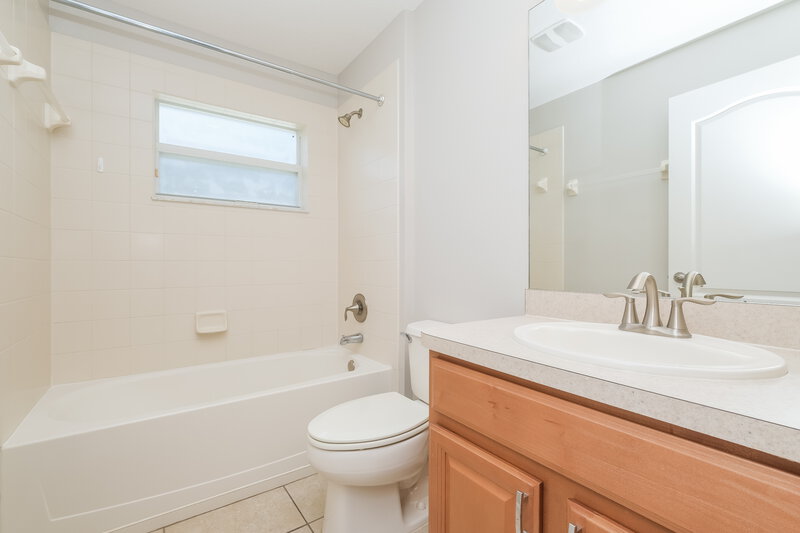 2,240/Mo, 11601 Addison Chase Drive Riverview, FL 33579 Bathroom View