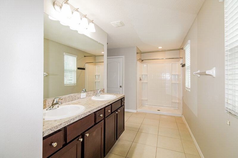 2,240/Mo, 4011 Bramblewood Loop Spring Hill, FL 34609 Main Bathroom View