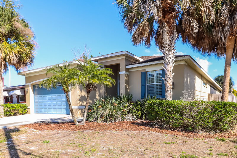 2,950/Mo, 616 Omaha St Palm Harbor, FL 34683 Front View