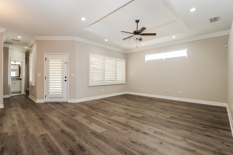 2,950/Mo, 616 Omaha St Palm Harbor, FL 34683 Living Room View 2