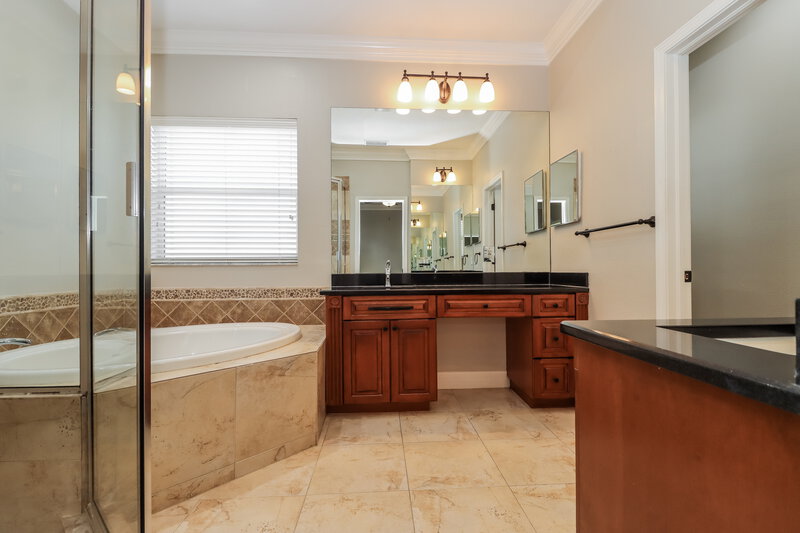 2,950/Mo, 616 Omaha St Palm Harbor, FL 34683 Main Bathroom View