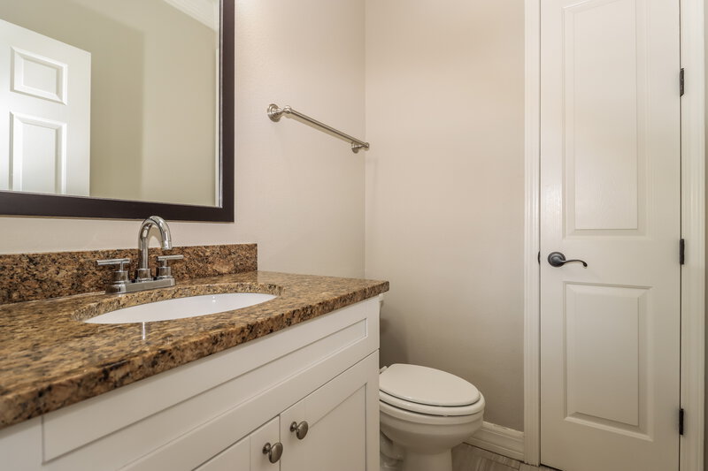 2,950/Mo, 616 Omaha St Palm Harbor, FL 34683 Bathroom View