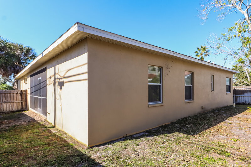 2,950/Mo, 616 Omaha St Palm Harbor, FL 34683 Rear View