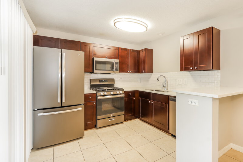 2,480/Mo, 8613 Hawbuck Street Trinity, FL 34655 Kitchen View