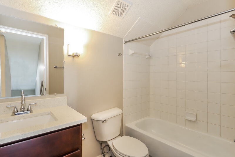 2,480/Mo, 8613 Hawbuck Street Trinity, FL 34655 Bathroom View