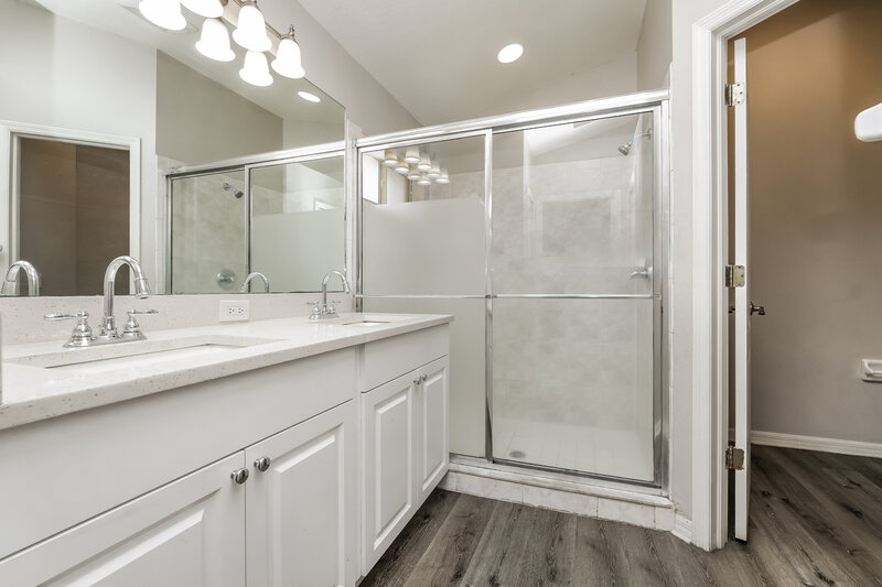 2,435/Mo, 11716 S Stone Lane Riverview, FL 33569 Main Bathroom View