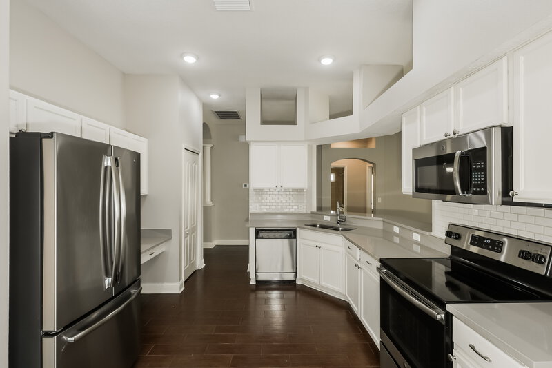 2,480/Mo, 10124 Coldwater Loop Land O Lakes, FL 34638 Kitchen View 2