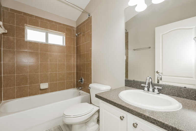 2,480/Mo, 10124 Coldwater Loop Land O Lakes, FL 34638 Bathroom View
