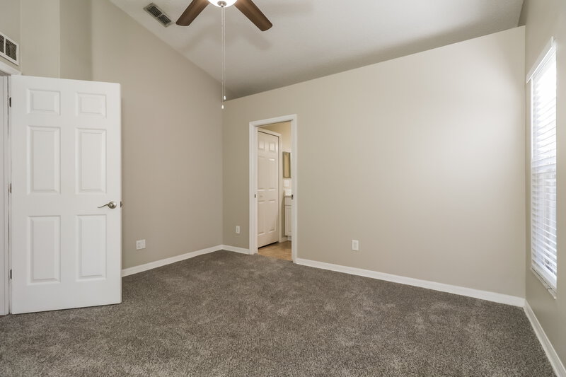 2,060/Mo, 8646 Persea Ct Trinity, FL 34655 Main Bedroom View