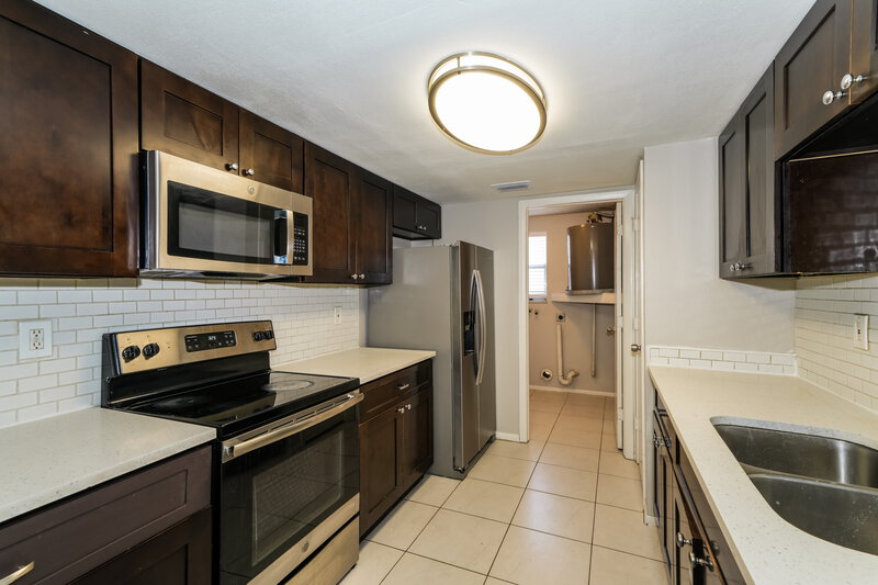 1,655/Mo, 12053 Shadow Ridge Boulevard Hudson, FL 34669 Kitchen View