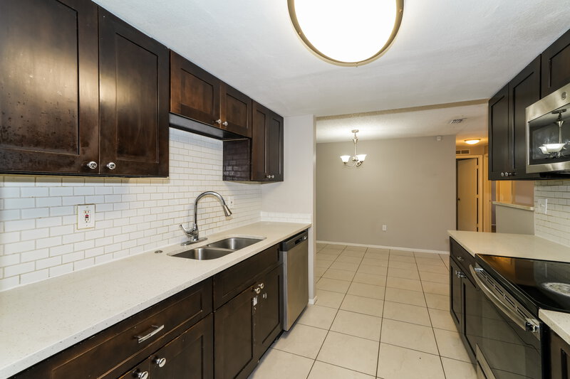 1,655/Mo, 12053 Shadow Ridge Boulevard Hudson, FL 34669 Kitchen View 2