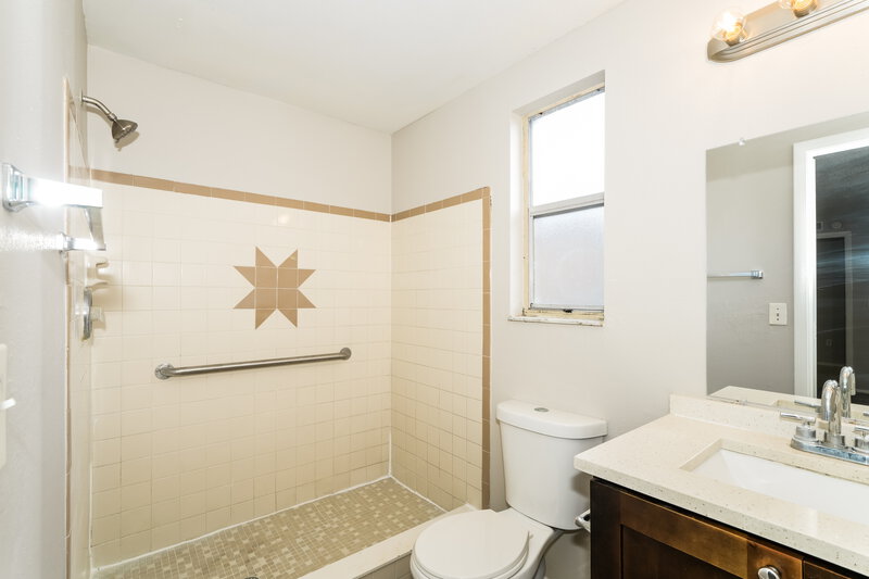 1,655/Mo, 12053 Shadow Ridge Boulevard Hudson, FL 34669 Main Bathroom View