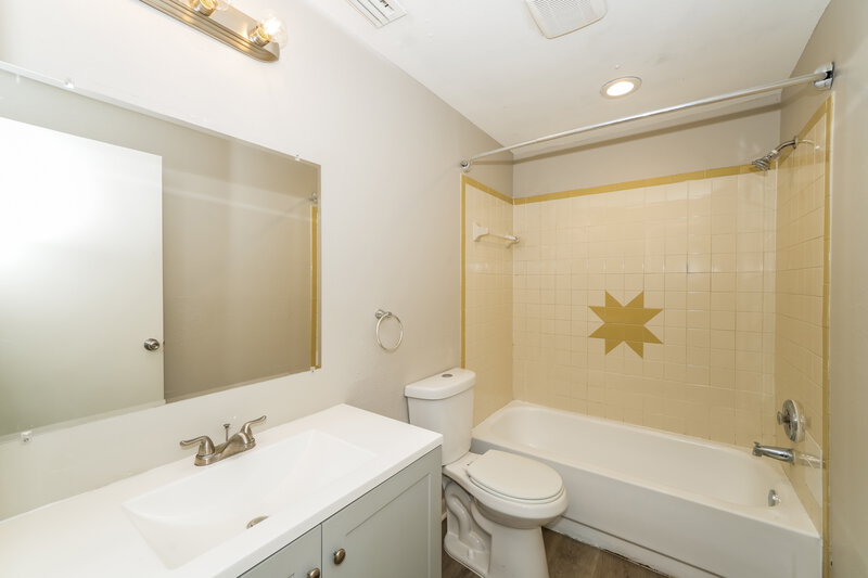 1,655/Mo, 12053 Shadow Ridge Boulevard Hudson, FL 34669 Bathroom View