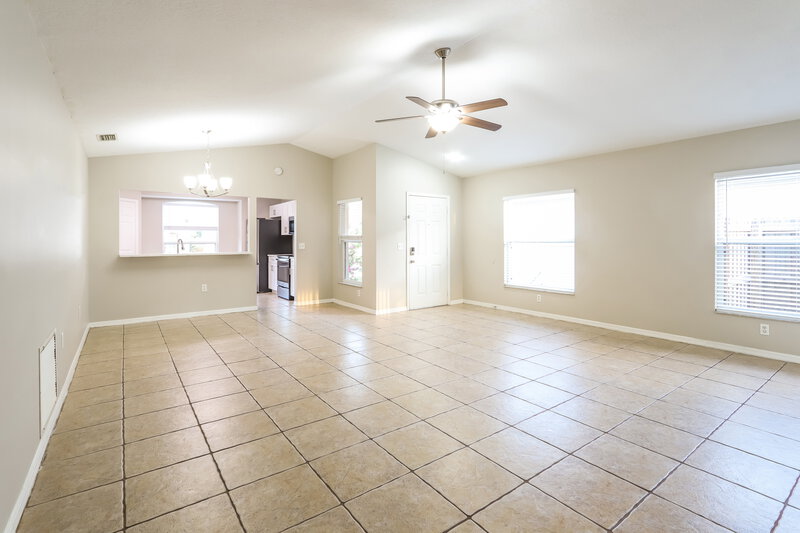 2,265/Mo, 1411 Wickford Pl Brandon, FL 33511 Living Room View