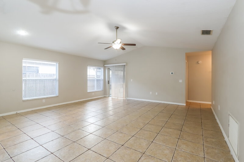 2,265/Mo, 1411 Wickford Pl Brandon, FL 33511 Living Room View 2
