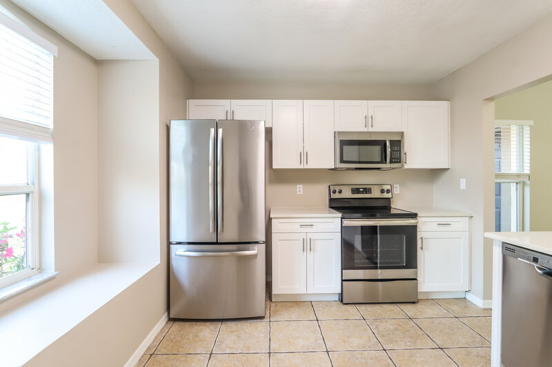 2,265/Mo, 1411 Wickford Pl Brandon, FL 33511 Kitchen View