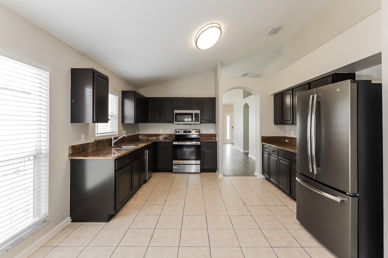 4,060/Mo, 10422 Paragon Place Riverview, FL 33578 Kitchen View