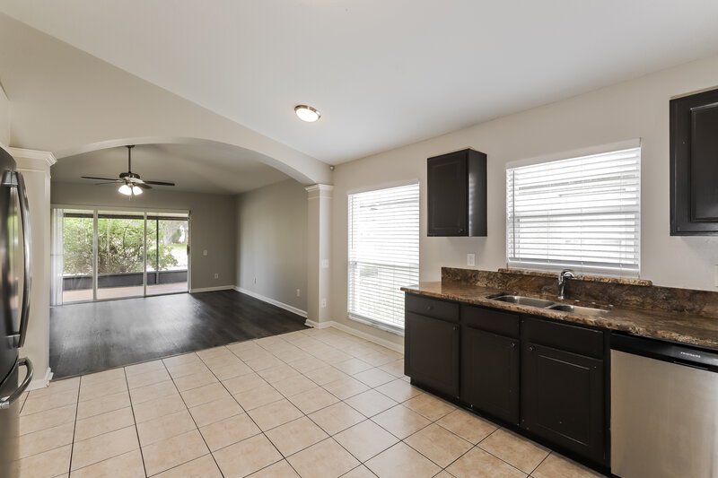 4,060/Mo, 10422 Paragon Place Riverview, FL 33578 Kitchen View 3