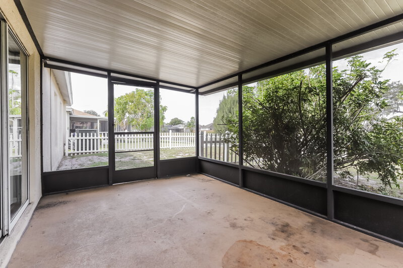 4,060/Mo, 10422 Paragon Place Riverview, FL 33578 Sun Room View
