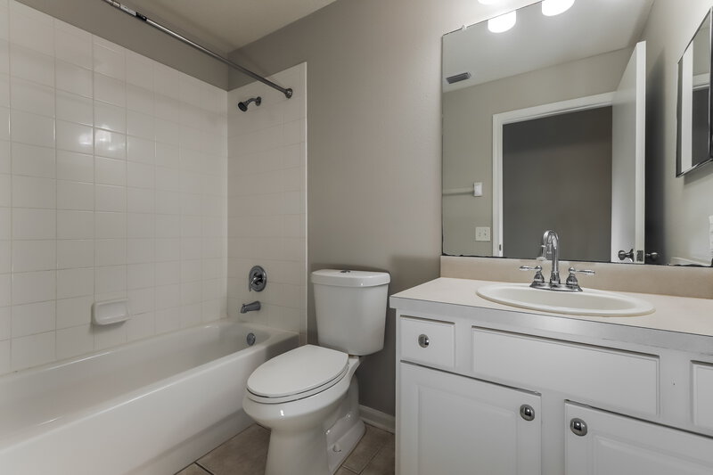 4,060/Mo, 10422 Paragon Place Riverview, FL 33578 Bathroom View