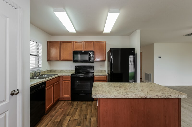 1,780/Mo, 748 Chatham Walk Dr Ruskin, FL 33570 Kitchen View 2