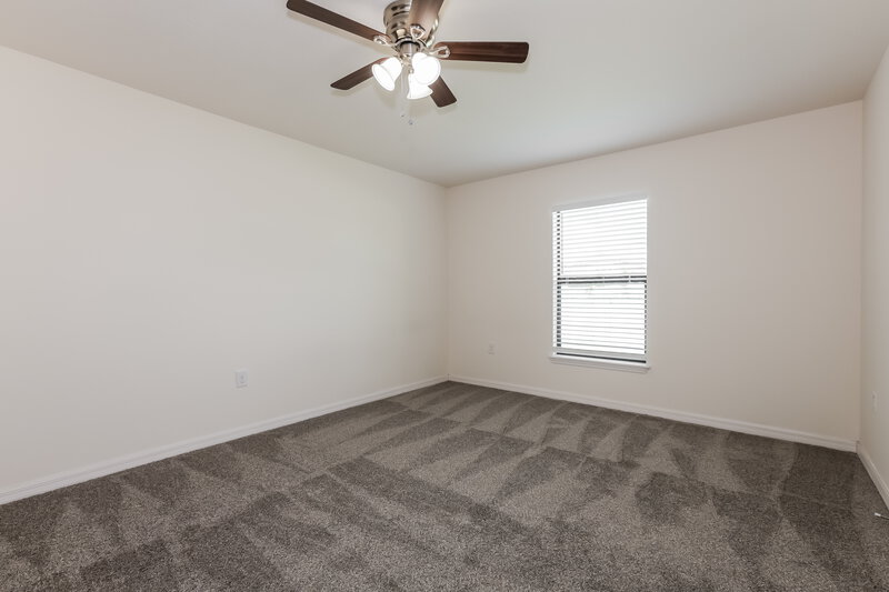 1,780/Mo, 748 Chatham Walk Dr Ruskin, FL 33570 Main Bedroom View