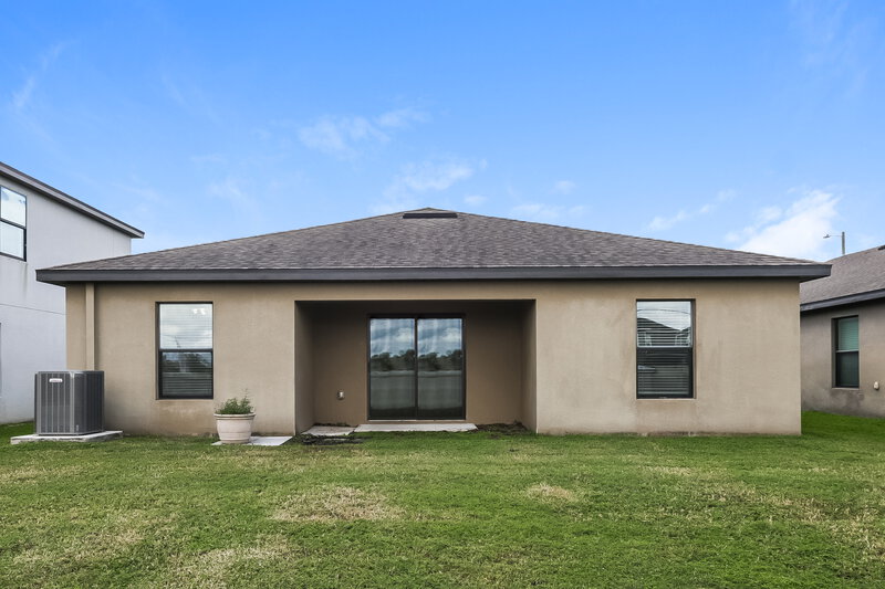 1,780/Mo, 748 Chatham Walk Dr Ruskin, FL 33570 Rear View