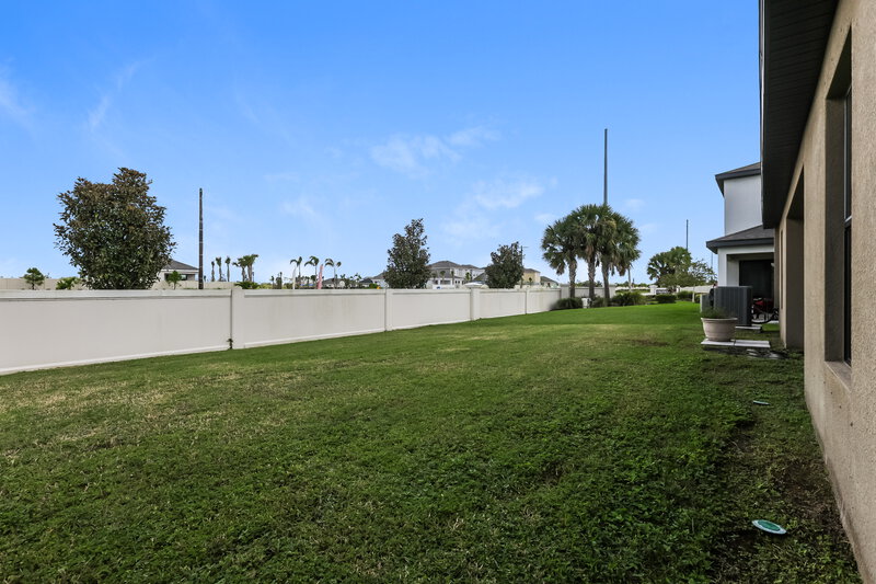 1,780/Mo, 748 Chatham Walk Dr Ruskin, FL 33570 Backyard View