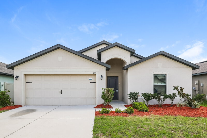 2,170/Mo, 745 Chatham Walk Dr Ruskin, FL 33570 External View