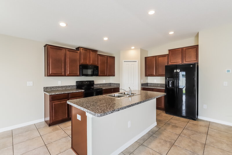 3,790/Mo, 6825 Hazelnut Spice Drive Ruskin, FL 33573 Kitchen View