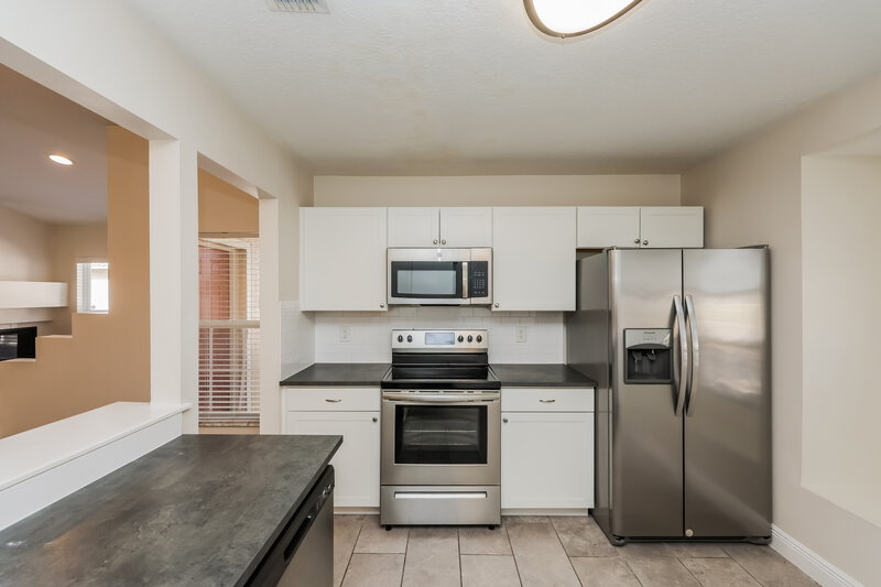 2,015/Mo, 538 Beth Ann Street Valrico, FL 33594 Kitchen View