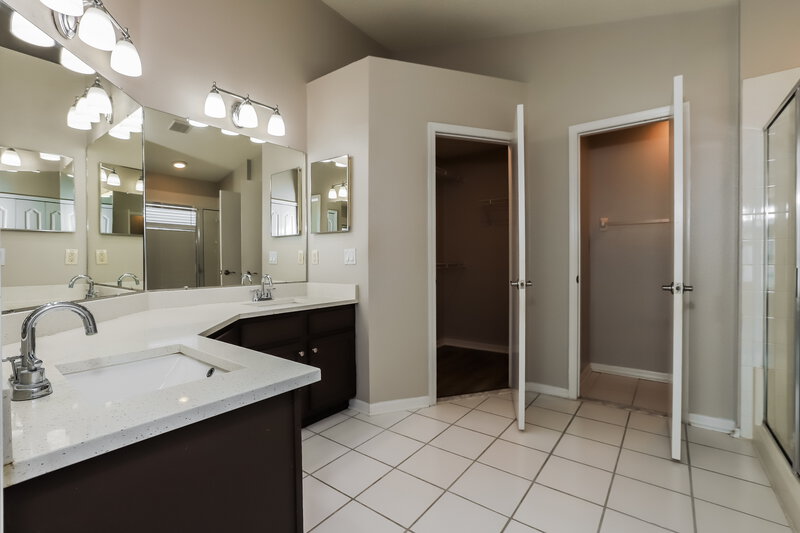 2,330/Mo, 29942 Morningmist Drive Wesley Chapel, FL 33543 Main Bathroom View