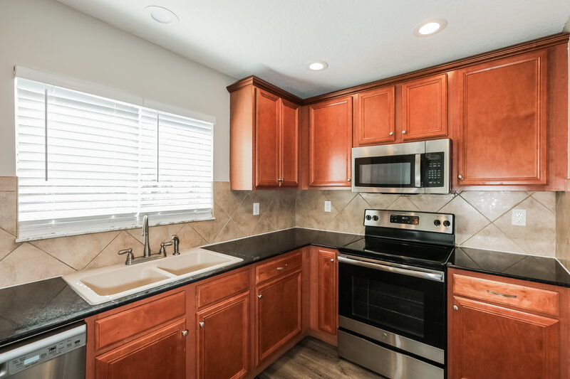 2,385/Mo, 9540 Simeon Drive Land O Lakes, FL 34638 Kitchen View 2