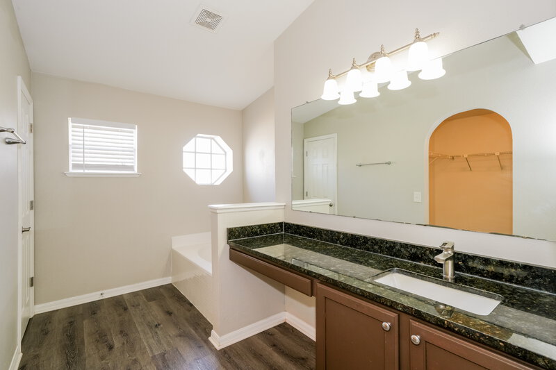 2,285/Mo, 30301 Rattana Court Wesley Chapel, FL 33545 Main Bathroom View