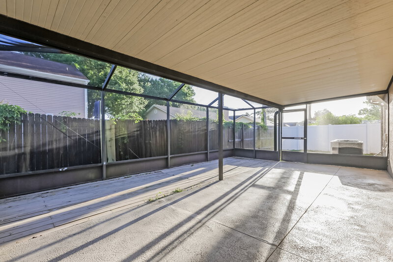2,490/Mo, 9726 Cypress Pond Avenue Tampa, FL 33647 Screened Patio View
