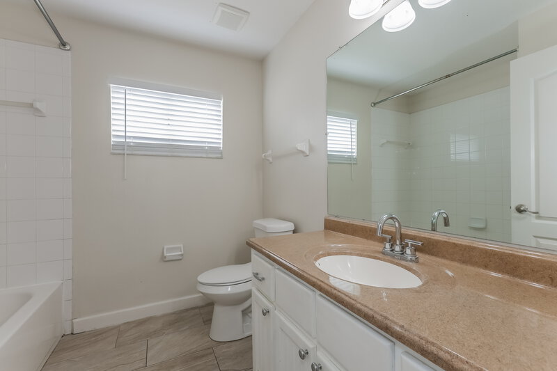 2,285/Mo, 12327 Hawkeye Point Place Riverview, FL 33578 Bathroom View