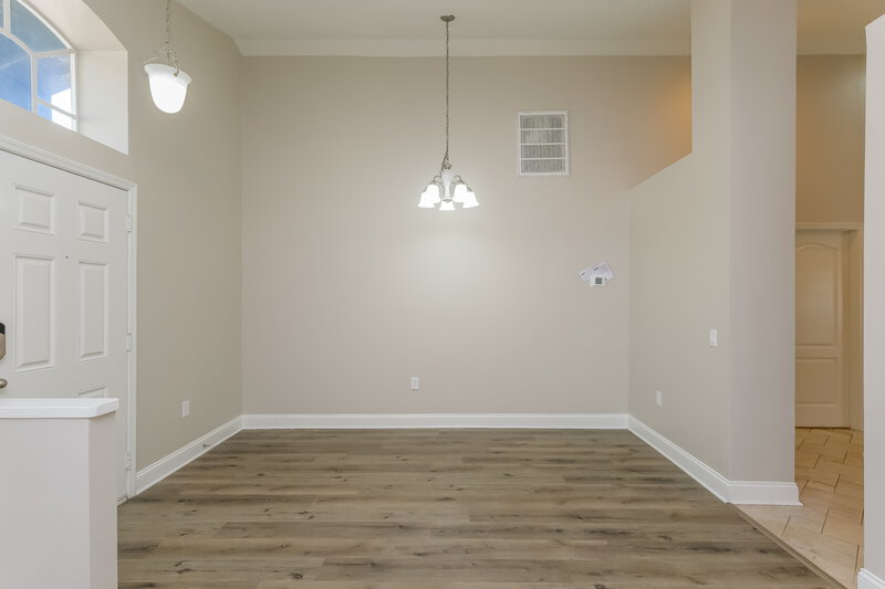 2,065/Mo, 6927 Waterbrook Ct Gibsonton, FL 33534 Dining Room View