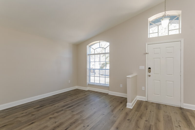 2,065/Mo, 6927 Waterbrook Ct Gibsonton, FL 33534 Lounge View