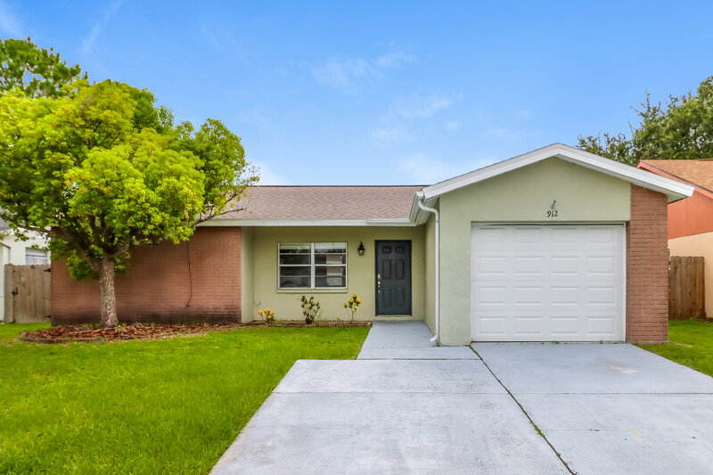 2,070/Mo, 912 Axlewood Cir Brandon, FL 33511 External View