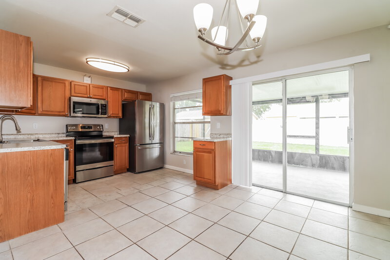 2,070/Mo, 912 Axlewood Cir Brandon, FL 33511 Dining Room View